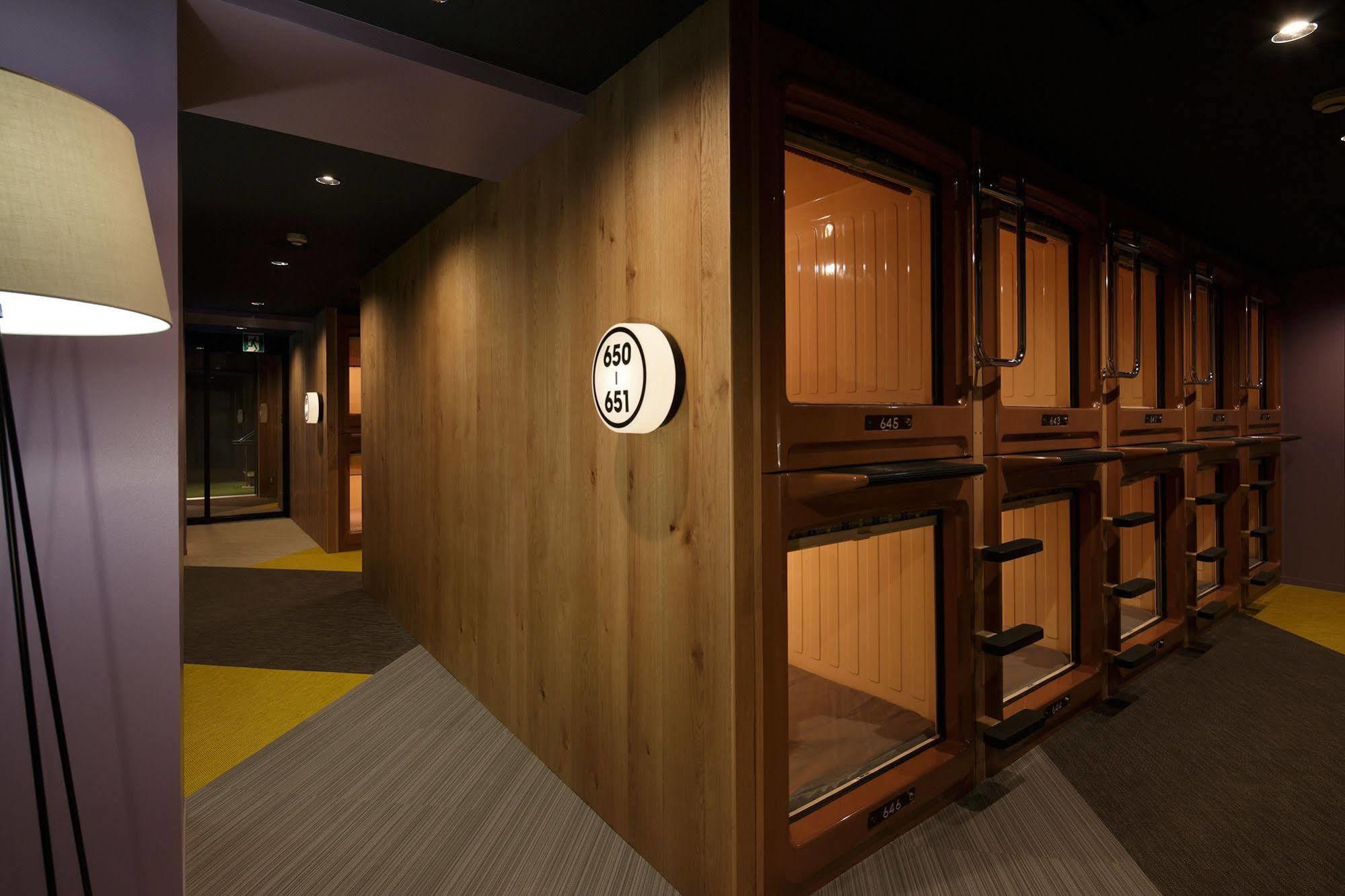 Booth Netcafe & Capsule Hotel โตเกียว ภายนอก รูปภาพ
