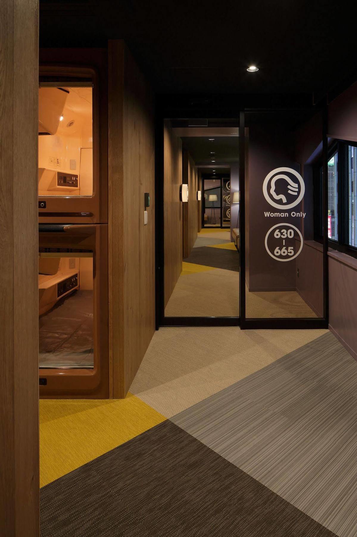 Booth Netcafe & Capsule Hotel โตเกียว ภายนอก รูปภาพ